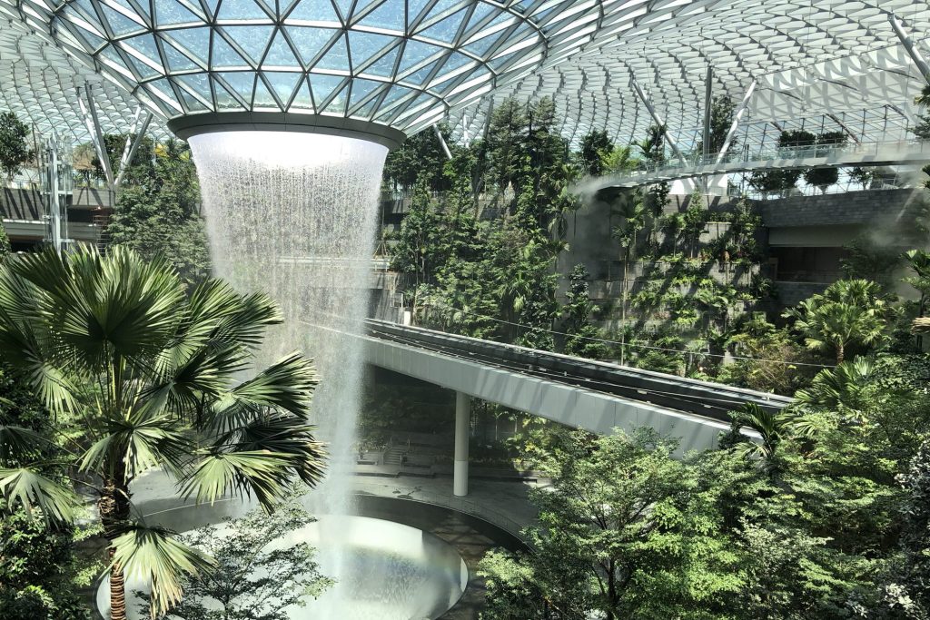 Το αεροδρόμιο της Σιγκαπούρης είναι πραγματικά ένα κόσμημα