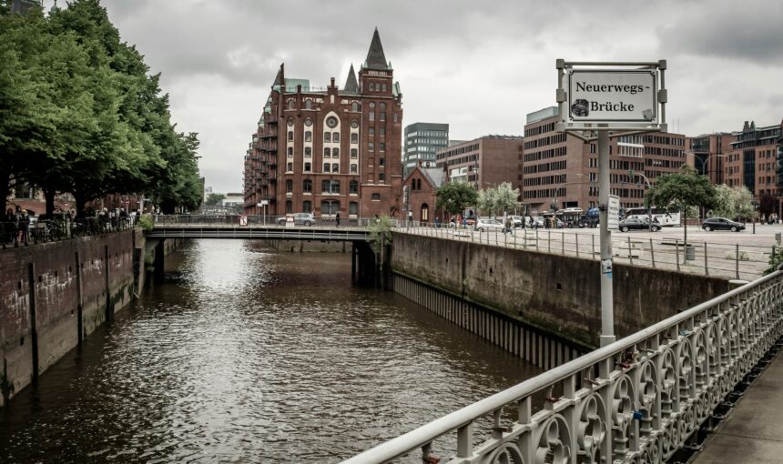 Ταξιδεύοντας στο Αμβούργο: Από τα Κανάλια στις Αγορές