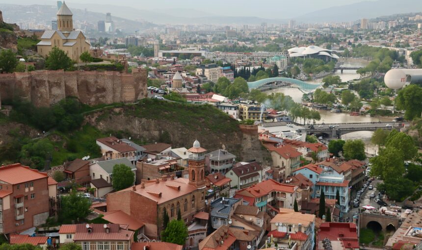 Τιφλίδα: Ιστορία, αρχιτεκτονική και γαστρονομία σε μια μαγευτική πόλη
