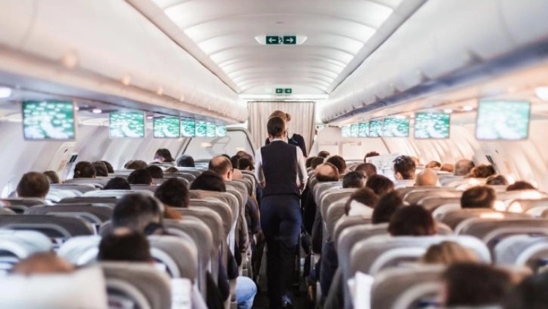 Γιατί δεν πρέπει να αφήνετε το μπουφάν σας στο ντουλάπι του αεροπλάνου